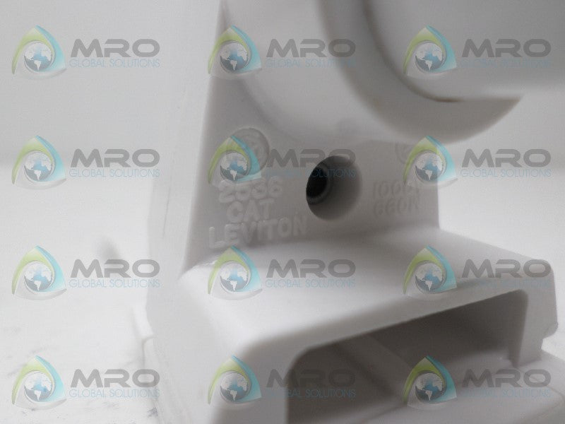 LEVITON 2536 LAMPHOLDER  NSNP