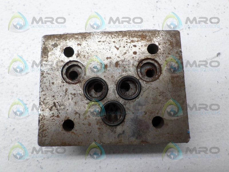 VICKERS DGAM-3-01-10 ADAPTER PLATE *USED*