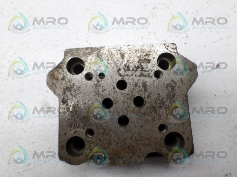 VICKERS DGAM-3-01-10 ADAPTER PLATE *USED*