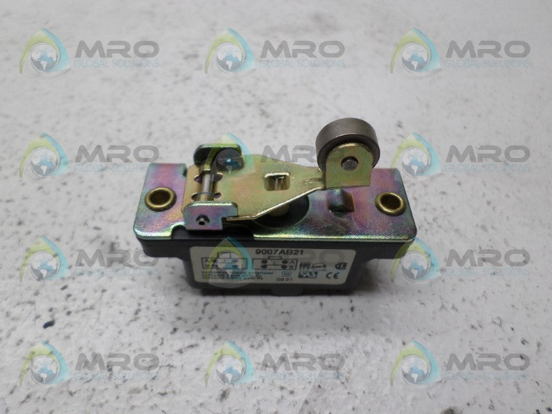 SQUARE D 9007AB21 LIMIT SWITCH *NEW NO BOX*