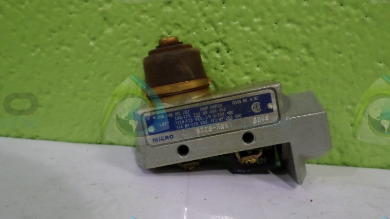 MICRO SWITCH BZE6-RNX1 SNAP SWITCH (AS PICTURED) *USED*