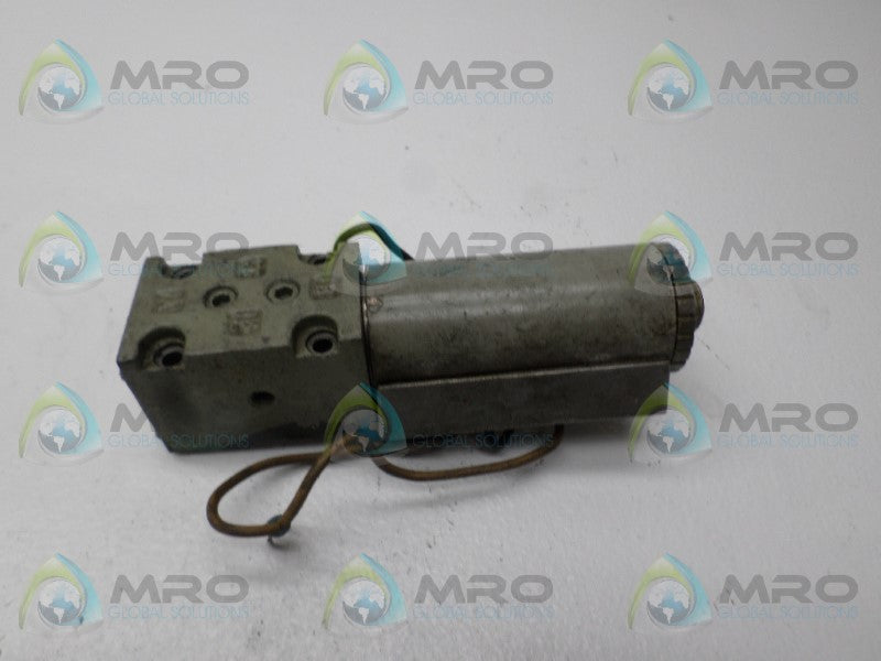 VICKERS D1L-2C-21 HYDRAULIC DIRECTIONAL VALVE *USED*