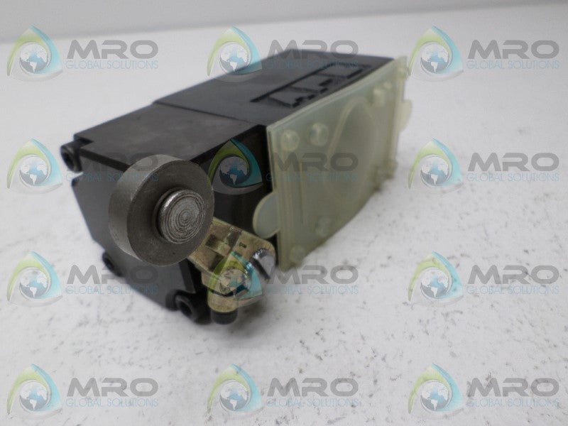 VICKERS DG20V-3-2A2-60 SOLENOID VALVE *NEW NO BOX*