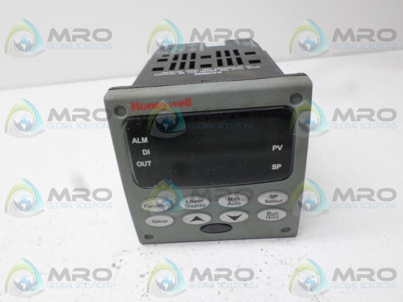 HONEYWELL DC3200-CE-000R-210-00000-E0-0 TEMPERATURE CONTROLLER *NEW NO BOX*