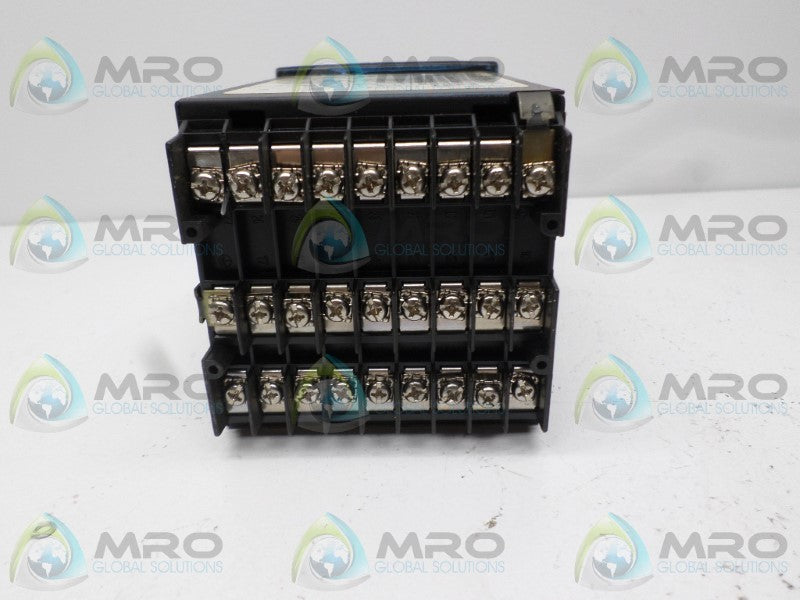 HONEYWELL DC330B-EE-200-10-0A0000-00-0 TEMERATURE CONTROLLER UNMP