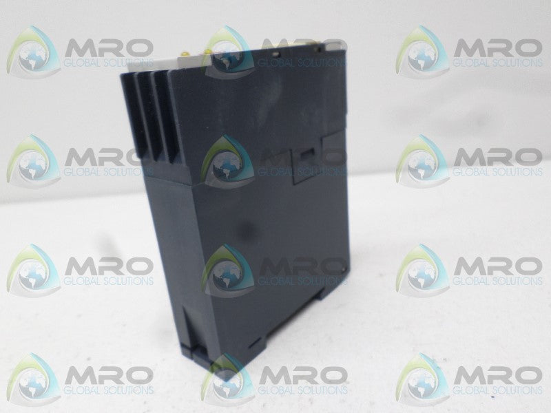 SIEMENS 7PU4020-1AJ20 TIME DELAY RELAY *NEW IN BOX*
