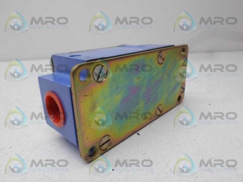 DENISON L100WS LOX SWITCH *NEW NO BOX*