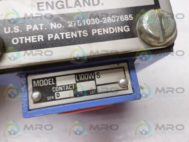 DENISON L100WS LOX SWITCH *NEW NO BOX*