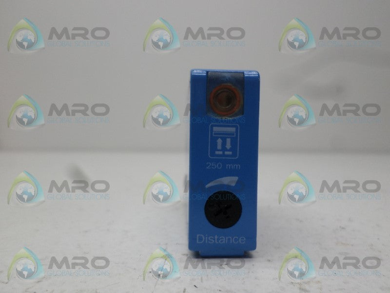 SICK WT12-2N430 PHOTOELECTRIC SENSOR *NEW NO BOX*