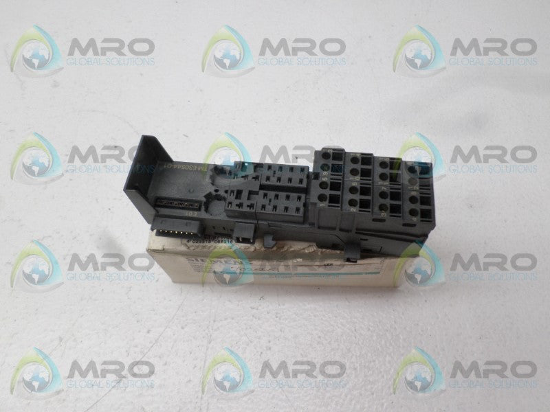 SIEMENS SIMATIC 6ES7193-4CG20-0AA0 TERMINAL BLOCK *NEW IN BOX*