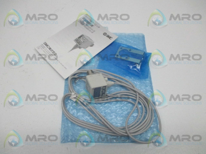 SMC ZSE50F-T2-62L DIGITAL PRESSURE SWITCH * NEW IN FACTORY BAG *