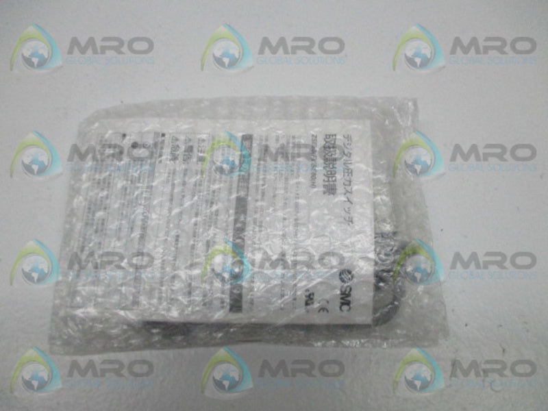 SMC ZSE80F-N02-R DIGITAL PRESSURE SWITCH * NEW IN FACTORY BAG *
