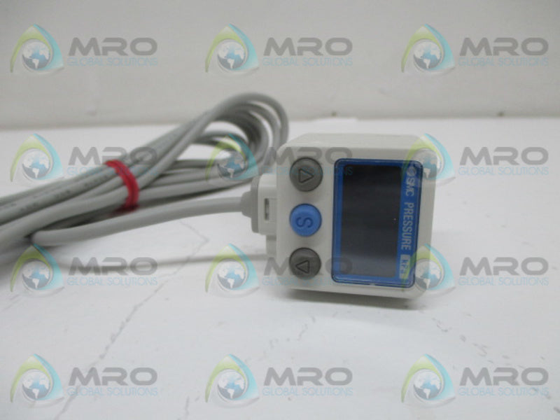 SMC ZSE80F-N02-R DIGITAL PRESSURE SWITCH * NEW IN FACTORY BAG *
