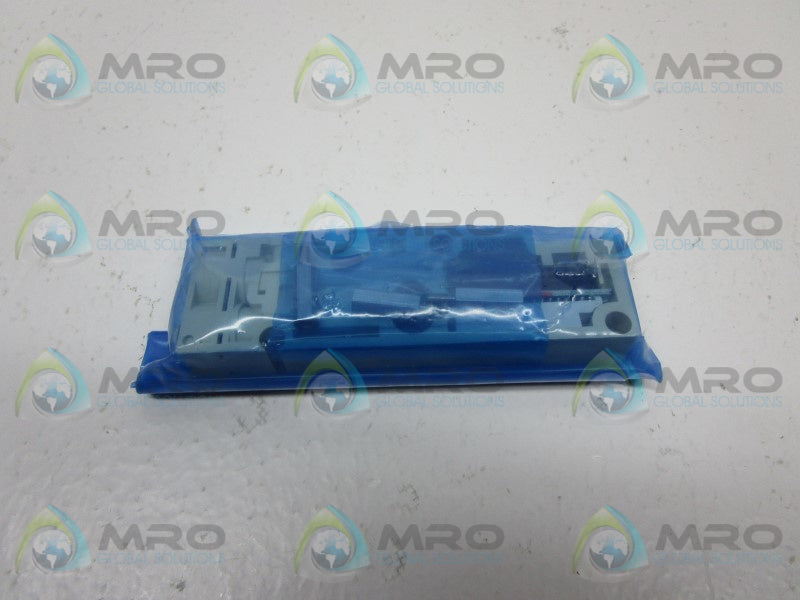 SMC SV2000-50-2A-C4 MANIFOLD BLOCK * NEW IN FACTORY BAG *