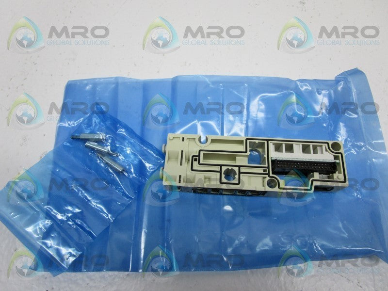SMC SV2000-50-2A-C4 MANIFOLD BLOCK * NEW IN FACTORY BAG *