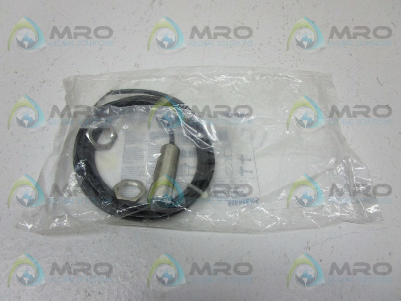 SIEMENS 3RG4013-0KB00 PROXIMITY SENSOR * NEW IN FACTORY BAG *