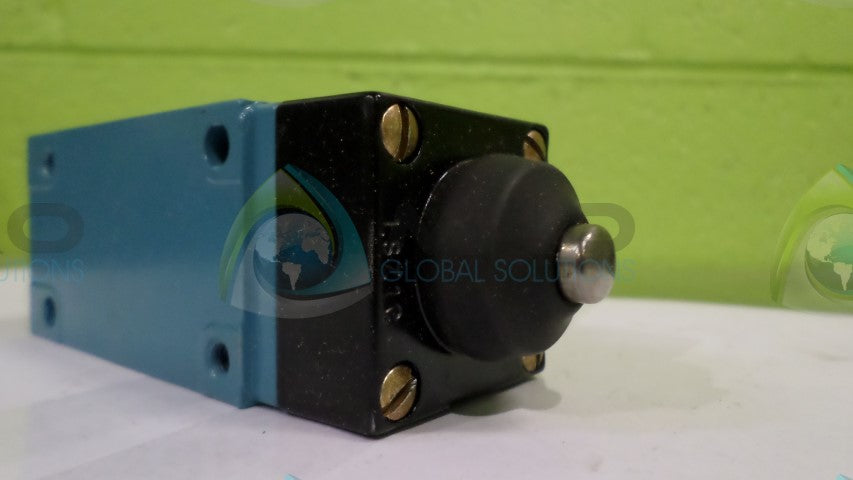 MICROSWITCH LSC3K SWITCH *NEW NO BOX*