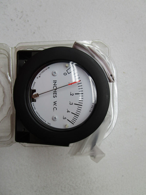 DWYER 2-5000-0 PRESSURE GAUGE * NEW IN ORIGINAL PACKAGE *