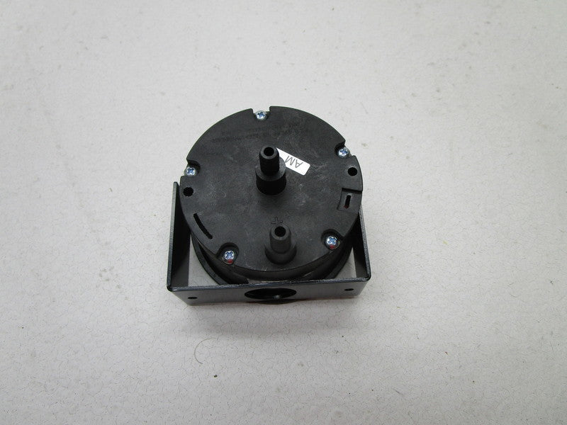 DWYER 2-5000-0 PRESSURE GAUGE * NEW IN ORIGINAL PACKAGE *