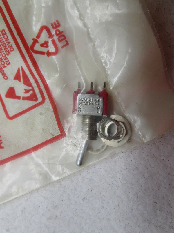 C&K 7101SYZQE TOGGLE SWITCH  NSMP