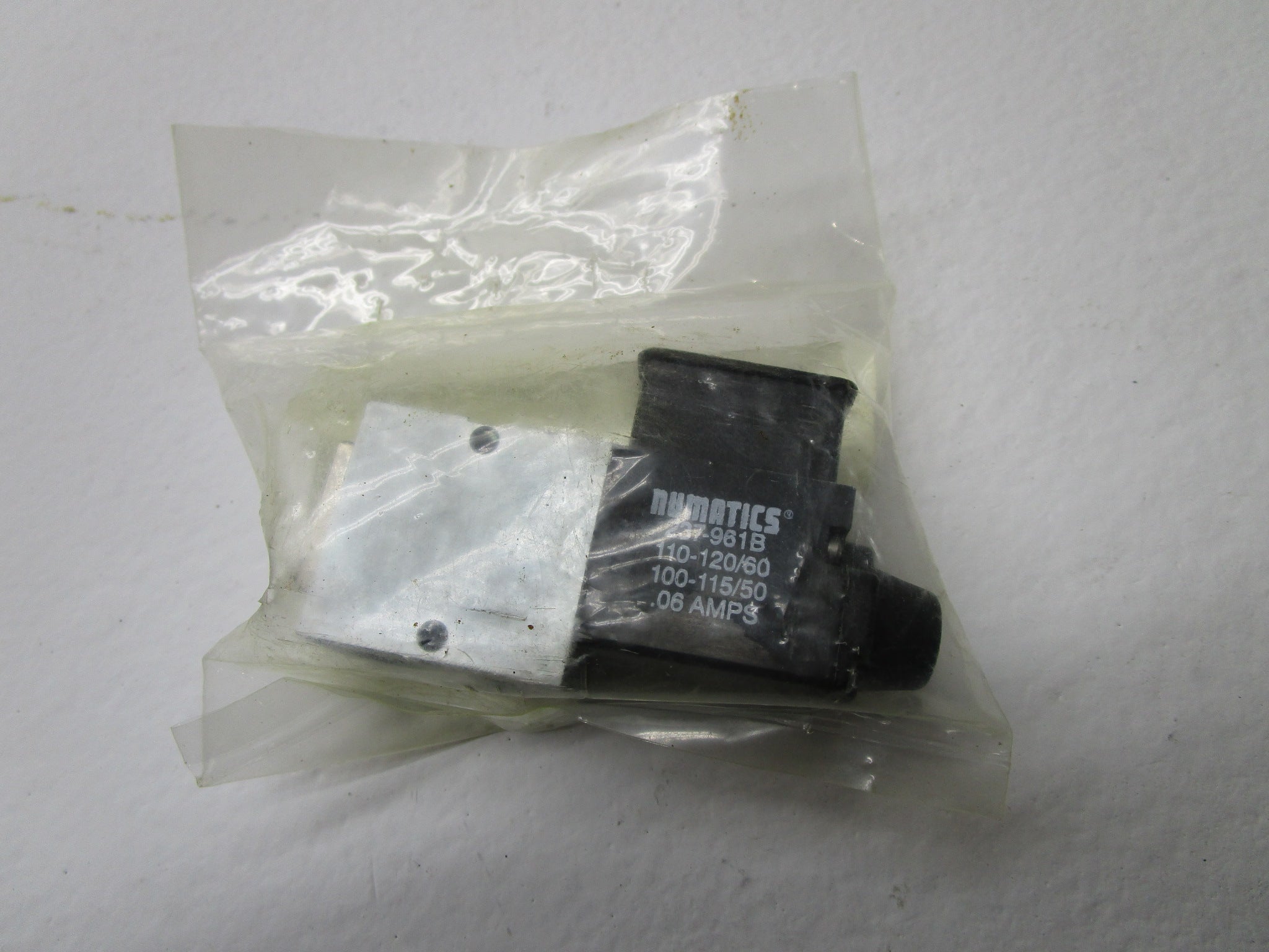 NUMATICS L01SA4872000030 SOLENOID VALVE * NEW IN FACTORY BAG *