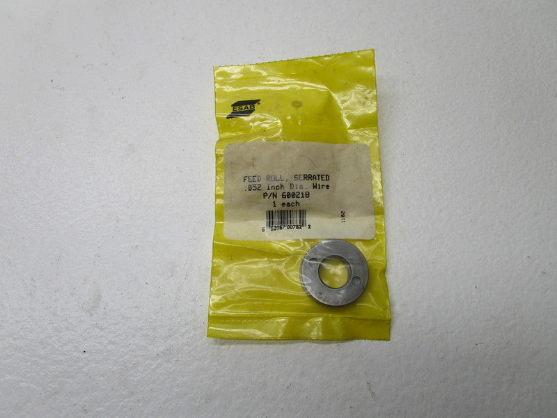 ESAB 600218 SERRATED FEED ROLLER * NEW IN FACTORY BAG *