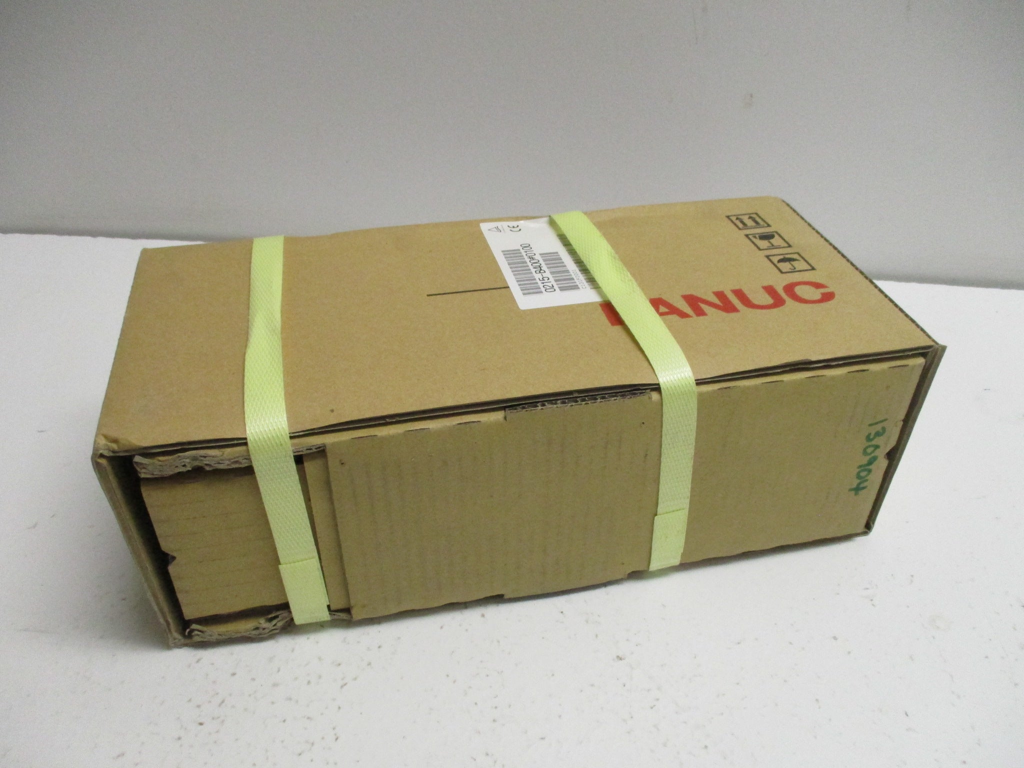 FANUC A06B-0215-B400#0100 SERVO MOTOR * FACTORY SEALED *