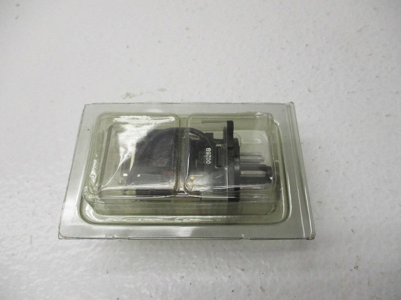 DAYON 5X827 120VAC * NEW IN ORIGNAL PACKAGE *
