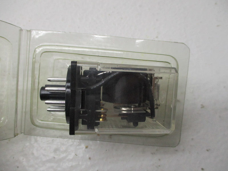DAYON 5X827 120VAC * NEW IN ORIGNAL PACKAGE *