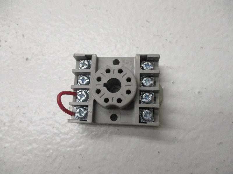 DAYTON  5X852F RELAY SOCKET *USED*