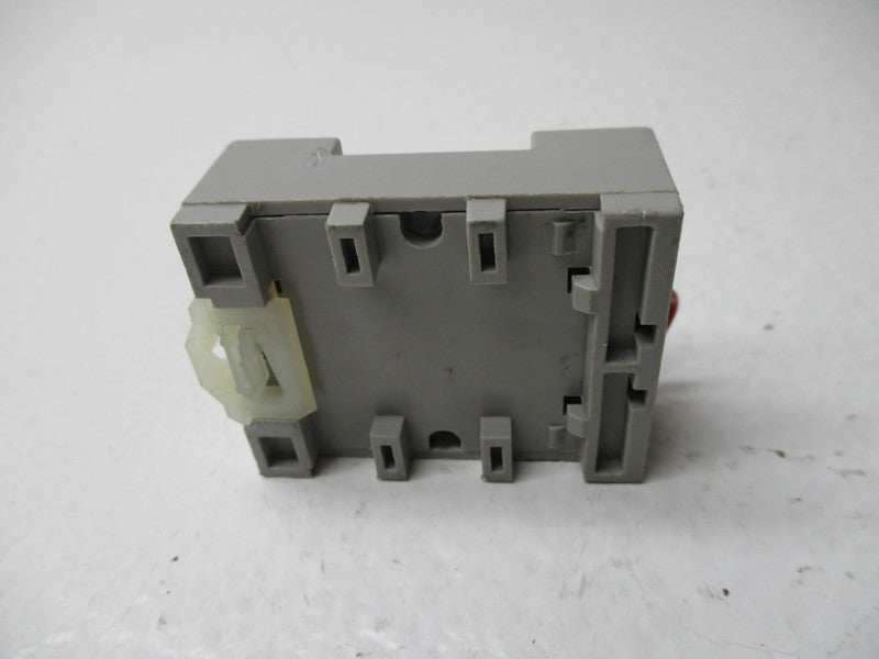 DAYTON  5X852F RELAY SOCKET *USED*