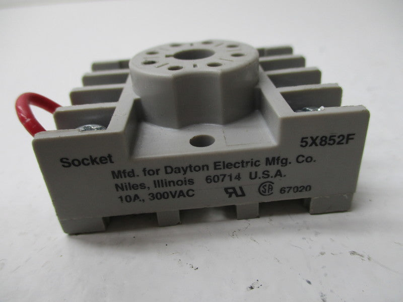 DAYTON  5X852F RELAY SOCKET *USED*