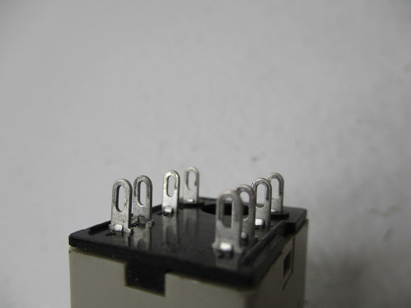 OMRON H3Y-2-7 TIMER  UNMP
