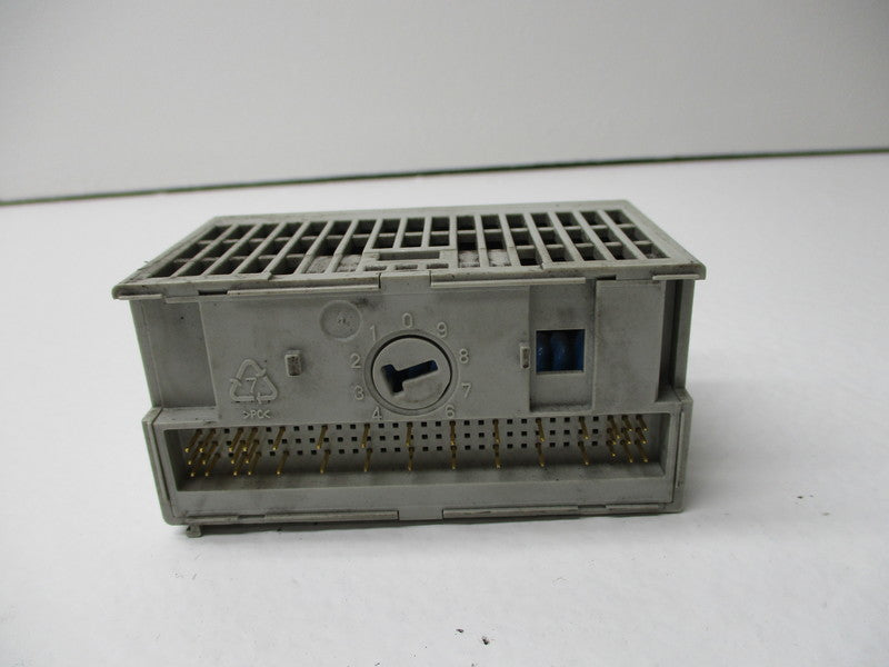 ALLEN BRADLEY 1794-OA16 SER. A UNMP