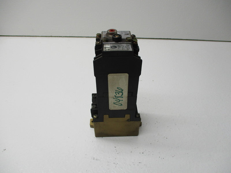 ALLEN BRADLEY 700-PT400A1 SER. B 110/115-120V UNMP
