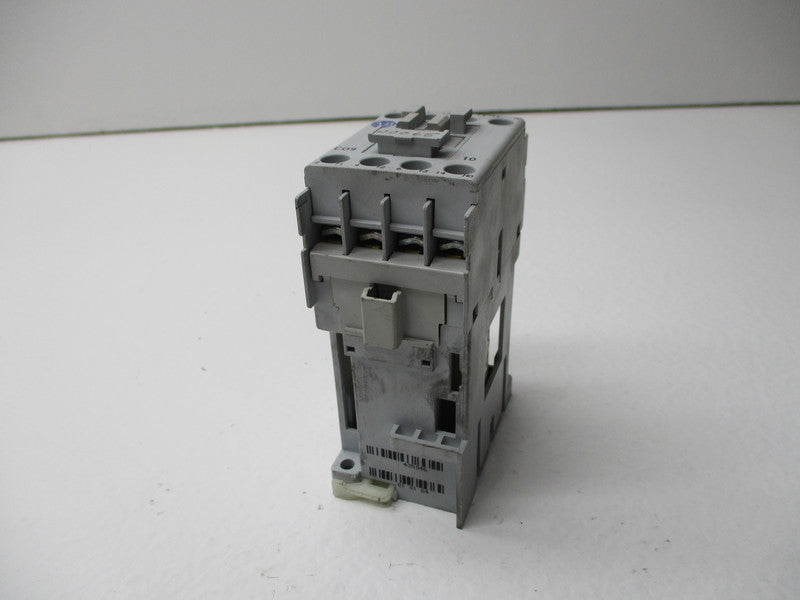 ALLEN BRADLEY 100-C09D10 SER. A 24VDC UNMP
