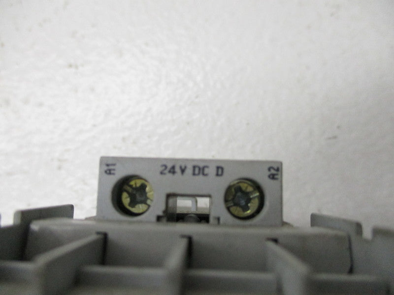 ALLEN BRADLEY 100-C09D10 SER. A 24VDC UNMP