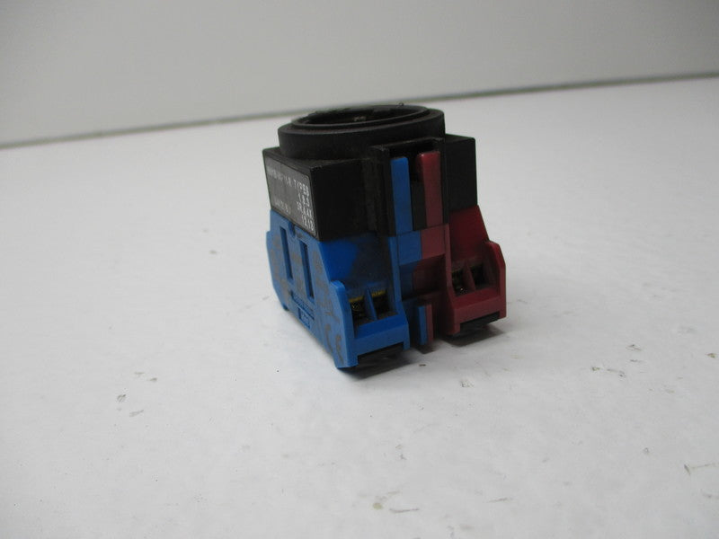 IDEC HW1B-V4F11-R (AS PICTURED) UNMP