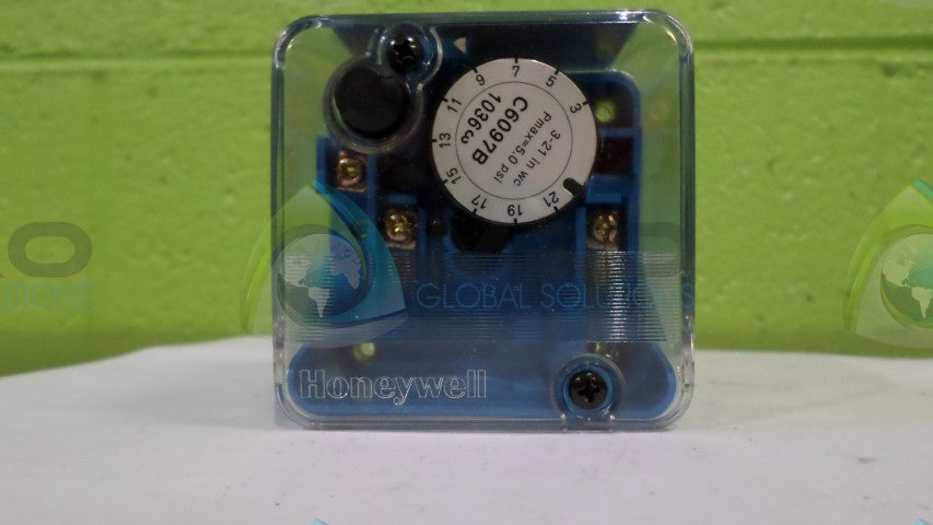 HONEYWELL C6097B1036 GAS PRESSURE SWITCH *NEW IN BOX*
