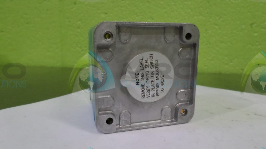 HONEYWELL C6097B1036 GAS PRESSURE SWITCH *NEW IN BOX*