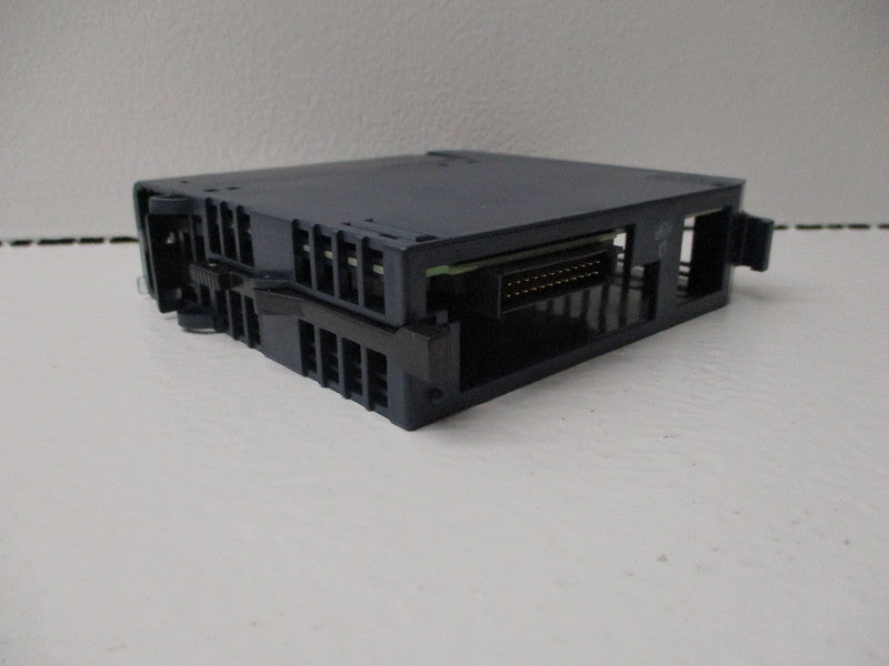 GE FANUC IC694MDL931A 3A 24VDC 120/240VAC 50/60HZ NSNP