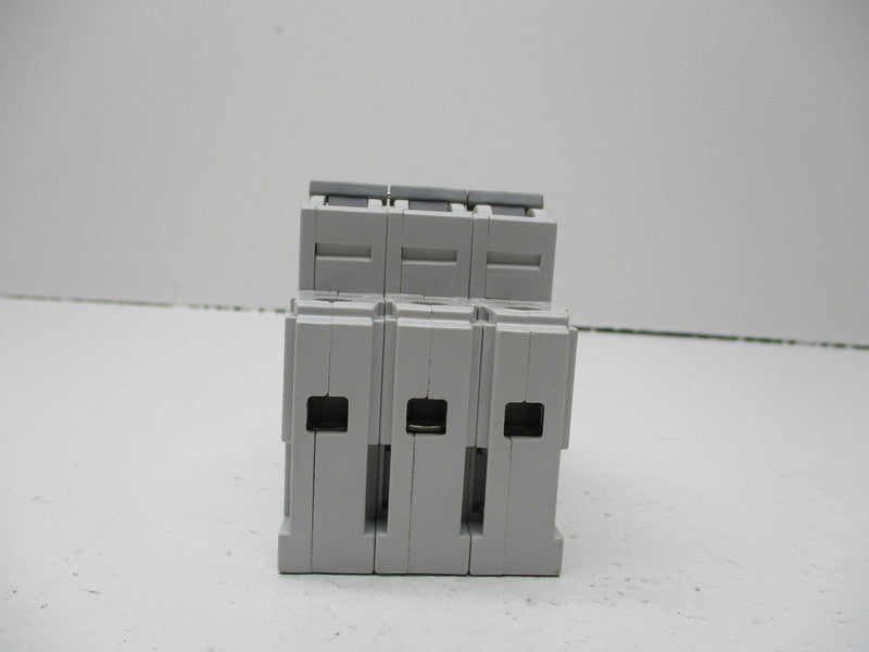 ALLEN BRADLEY 1492-CB3G100 CIRCUIT BREAKER SER. C 10A 277V NSNP