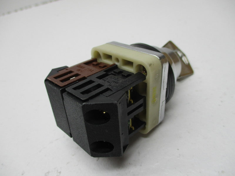 FUJI ELECTRIC AH30-J2A (W/ KEY) NSNP
