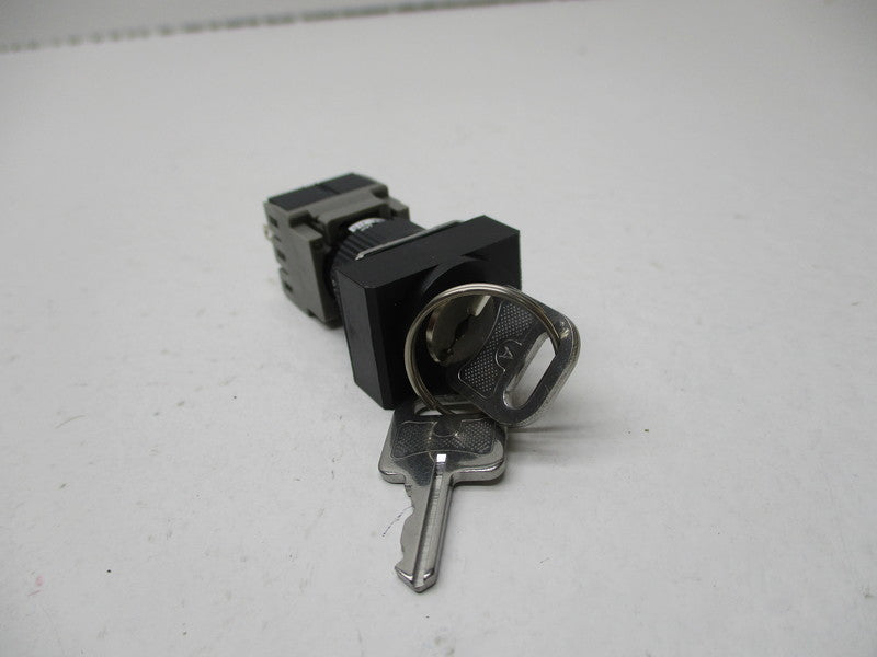 FUJI ELECTRIC AH165-J2D (W/ KEY) UNMP