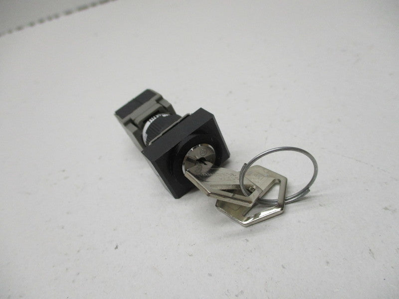 FUJI ELECTRIC AH164-J2B (W/ KEY) UNMP