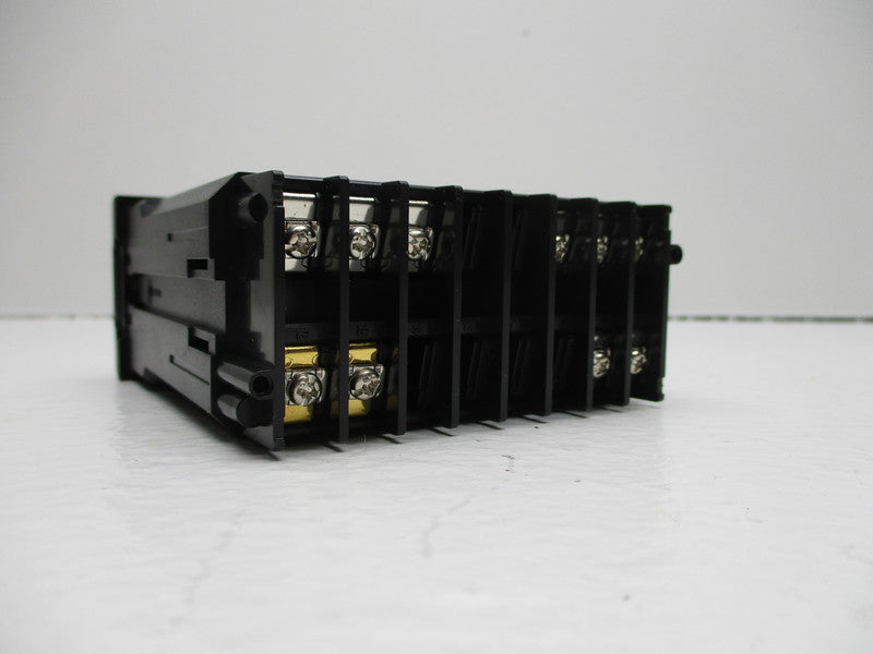 RKC INSTRUMENT C400FJ03-MGN REX-C400 NSNP