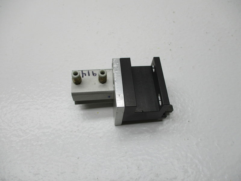 SMC CDQ2B16-10D (AS PICTURED) UNMP