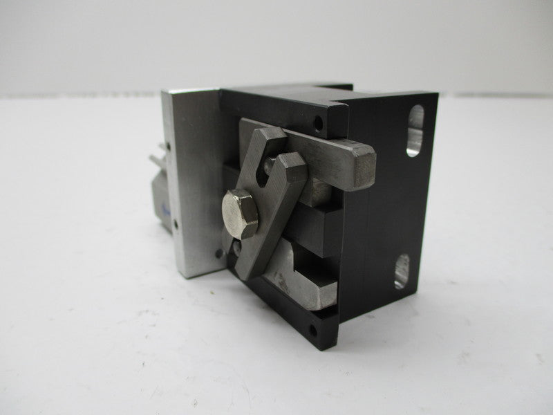 SMC CDQ2B16-10D (AS PICTURED) UNMP