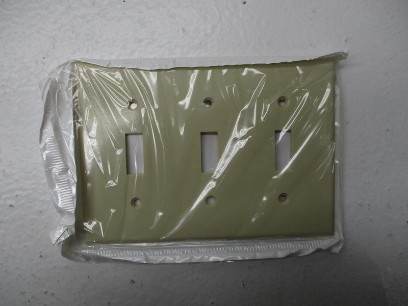 LEVITON 001-86011 3-GANG TOGGLE DEVICE NSMP