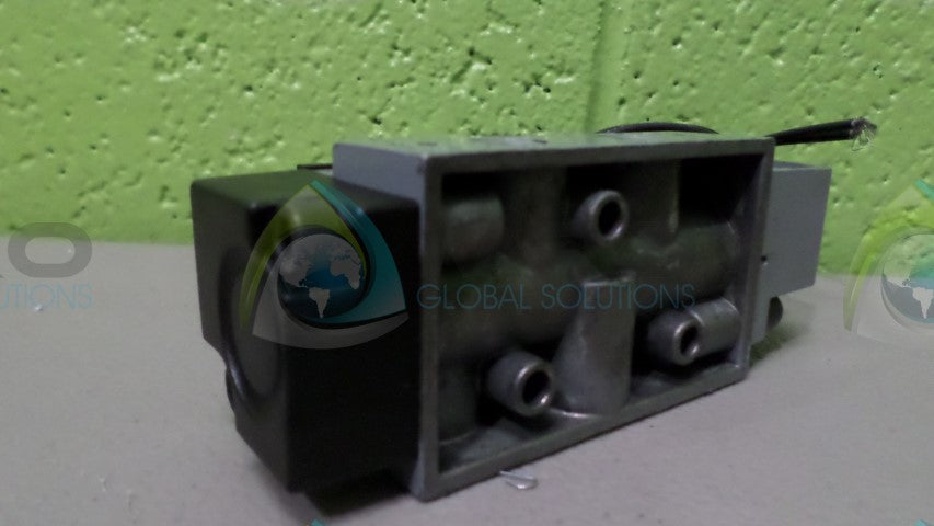 SHRADER L7752410153 VALVE *NEW IN BOX*
